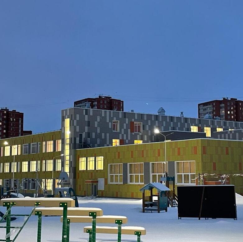 Освещение здания Средней общеобразовательной школы в городе Дмитров на 1100 мест